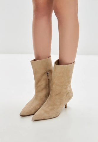 CESARE GASPARI Stiefelette in Beige
