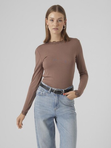 Maglietta 'ROSA' di VERO MODA in marrone: frontale