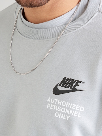 Nike Sportswear Sweatshirt 'CLUB' i grå