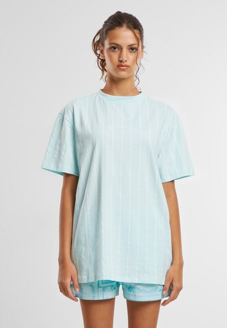 T-shirt 'Essential' Karl Kani en bleu : devant