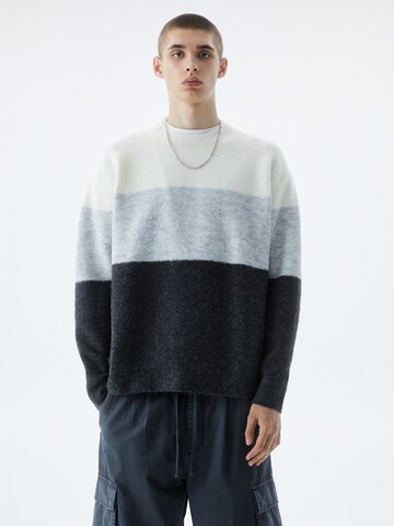 Pull&Bear Pullover in Grau: Vorderseite