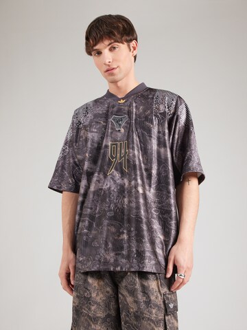 T-Shirt 'Adilenium Saison 5 EQT' ADIDAS ORIGINALS en gris