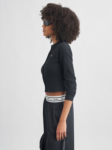 Nike Sportswear Kardigan 'CHILL' w kolorze czarny
