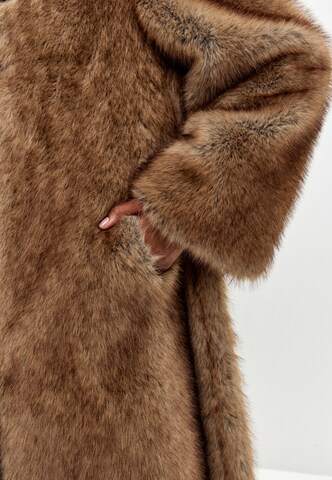 CESARE GASPARI Winter Coat 'Desert Mirage' in Brown
