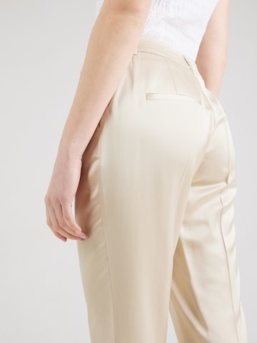 regular Pantaloni con piega frontale di COMMA in beige