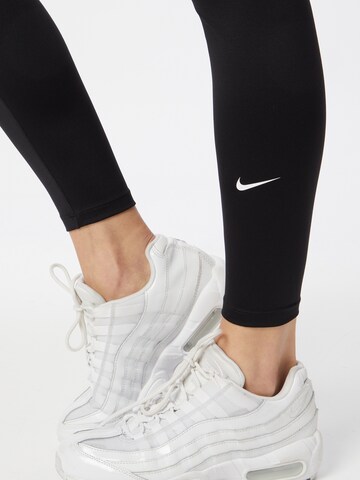 NIKE Skinny Sporthose 'One' in Schwarz