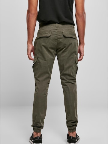 Urban Classics Tapered Cargohose in Grün