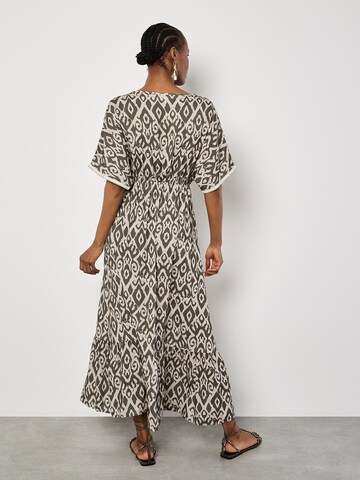 Robe ' ' Apricot en vert