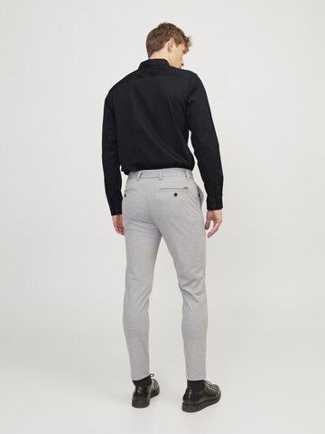 JACK & JONES - Ajuste estrecho Camisa 'Cardiff' en negro