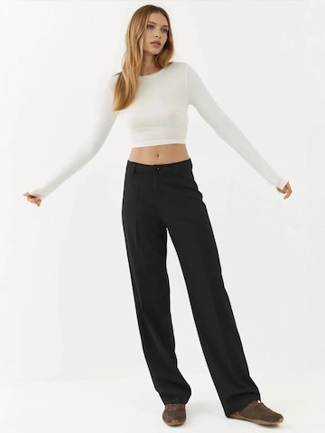 Hiccup - Perna larga Calças com vincos em preto