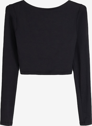 Bershka Shirt in Zwart: voorkant