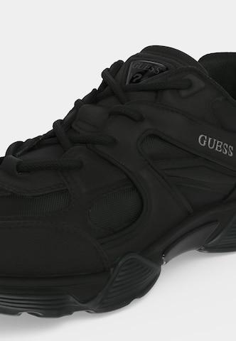 Sneaker low 'CARACOL' de la GUESS pe negru
