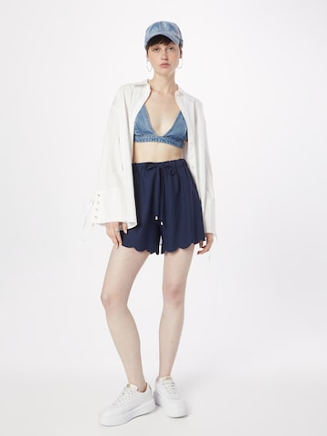 ABOUT YOU Loosefit Shorts 'Tessy' in Blau