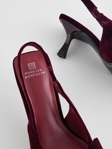 Next Pumps in Rot