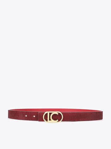 Lola Casademunt Riem in Rood