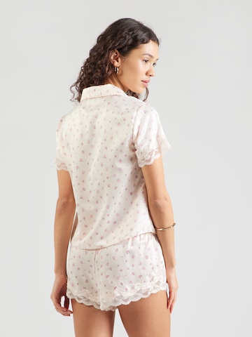 Pantaloni scurți 'AMELIA' de la Boux Avenue pe bej