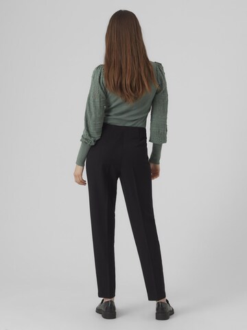 Regular Pantalon à pince 'ISABEL' VERO MODA en noir