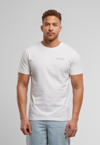 T-Shirt 'Cheers Bubbles' Mister Tee en blanc : devant