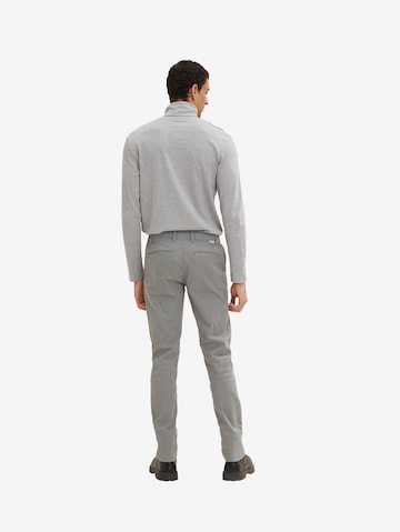 regular Pantaloni chino di TOM TAILOR in grigio