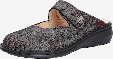 Finn Comfort Slippers in Black: front