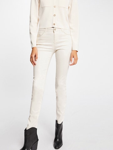 Coupe slim Pantalon Morgan en blanc