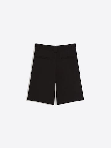 Bershka Loosefit Kalhoty se sklady v pase – černá