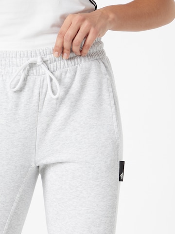 ADIDAS SPORTSWEAR Tapered Sporthose in Grau