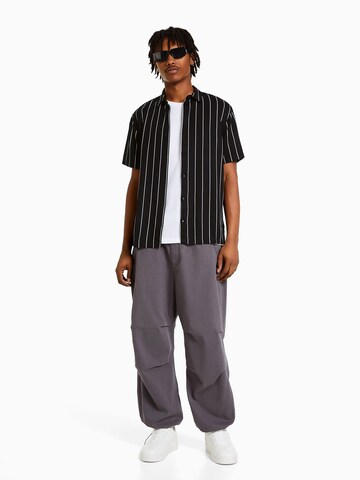 Bershka Regular Fit Skjorte i sort