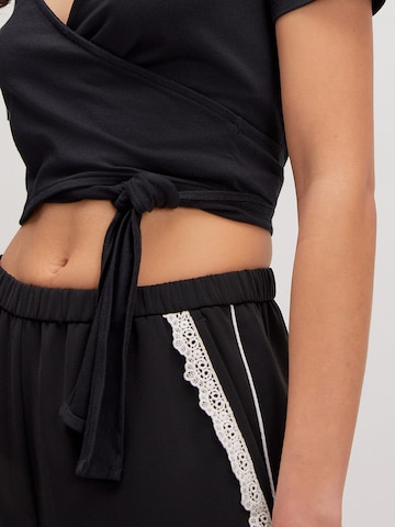 EDITED Top 'Josi' in Schwarz