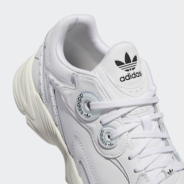 ADIDAS ORIGINALS Sneaker low 'Astir' i hvid