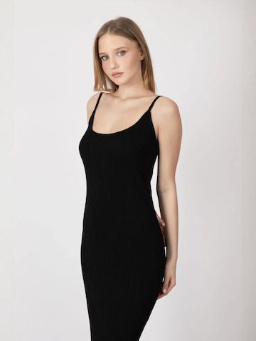 Hiccup Kleid in Schwarz