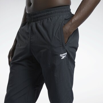 Reebok Tapered Broek 'Vector Track' in Zwart