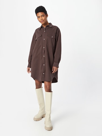 Monki Oversized jurk in Bruin: voorkant