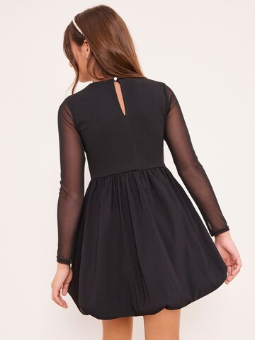 Lipsy Kleid in Schwarz