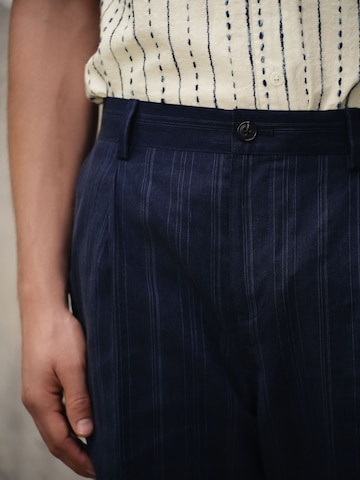 regular Pantaloni con pieghe di Next in blu