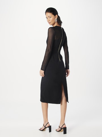 Rochie de la Warehouse pe negru