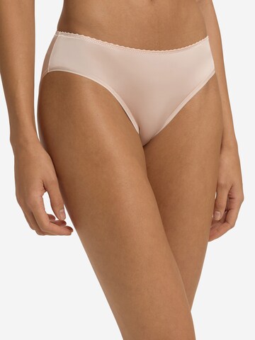 Hanro Slip ' Satin Deluxe ' in Beige: front