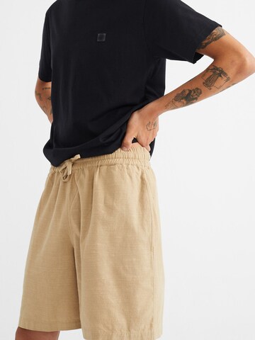 Thinking MU Loosefit Shorts 'Henry' in Beige