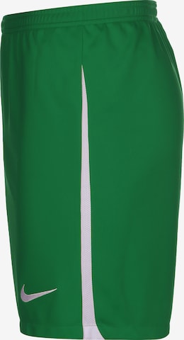 NIKE Regular Workout Pants 'League III' in Green