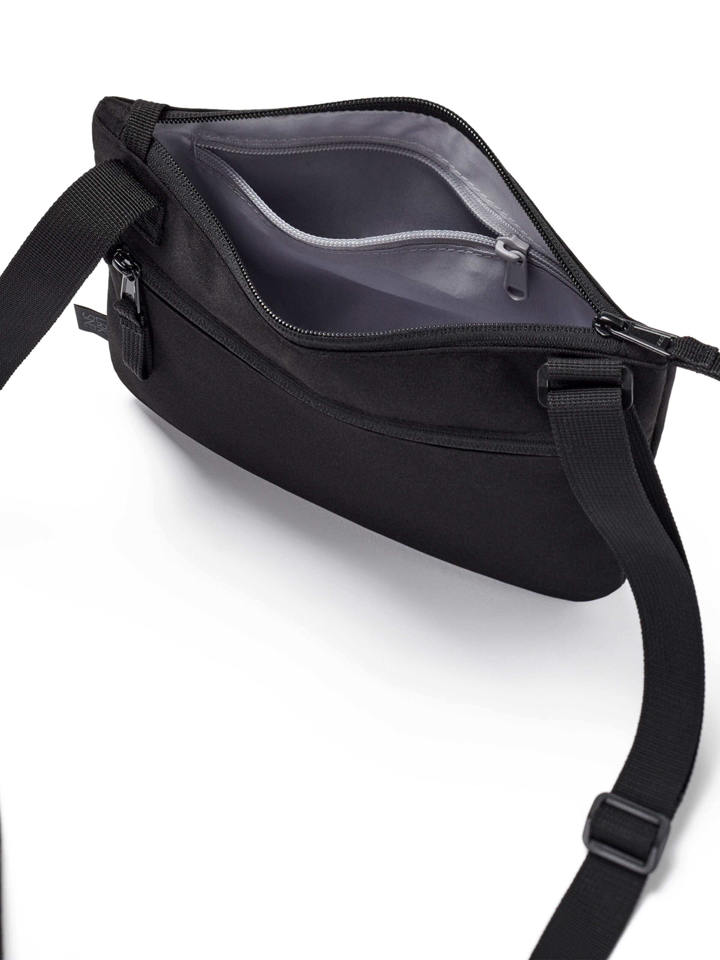 LARKSON Skuldertaske 'Henrik' i sort: top