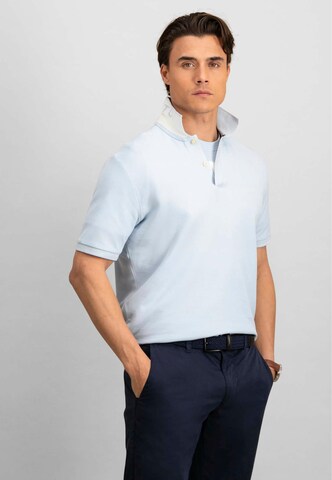 T-Shirt FYNCH-HATTON en bleu : devant
