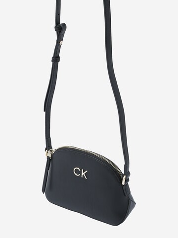 Calvin Klein Válltáska 'Re-Lock' - fekete