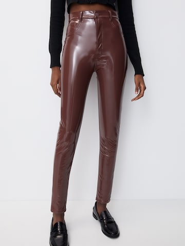 Skinny Pantaloni di Pull&Bear in marrone