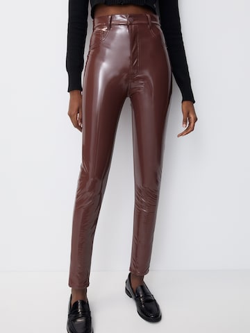 Skinny Pantalon Pull&Bear en marron