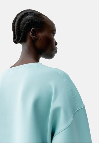 Born Living Yoga Sweatshirt 'Maia' in Blau