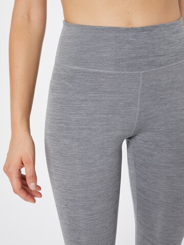 NIKE Skinny Sporthose in Grau