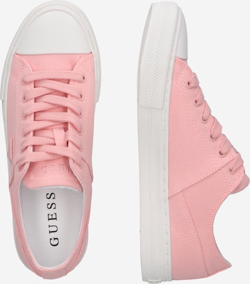 Baskets basses 'Pranze' GUESS en rose