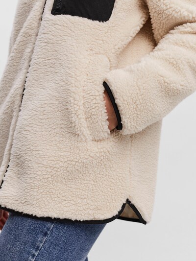 VERO MODA Fleecejacke 'Andrea' in beige / schwarz, Produktansicht