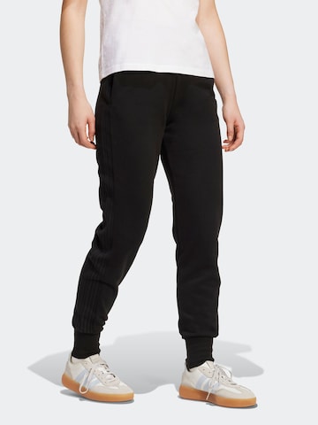 ADIDAS SPORTSWEAR Дънки Tapered Leg Спортен панталон в черно: отпред