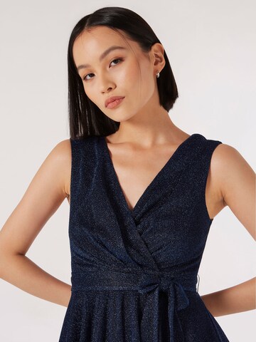 Robe Apricot en bleu